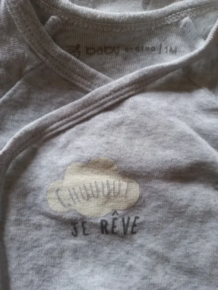 Lot de 3 bodys taille 1 mois - photo numéro 2