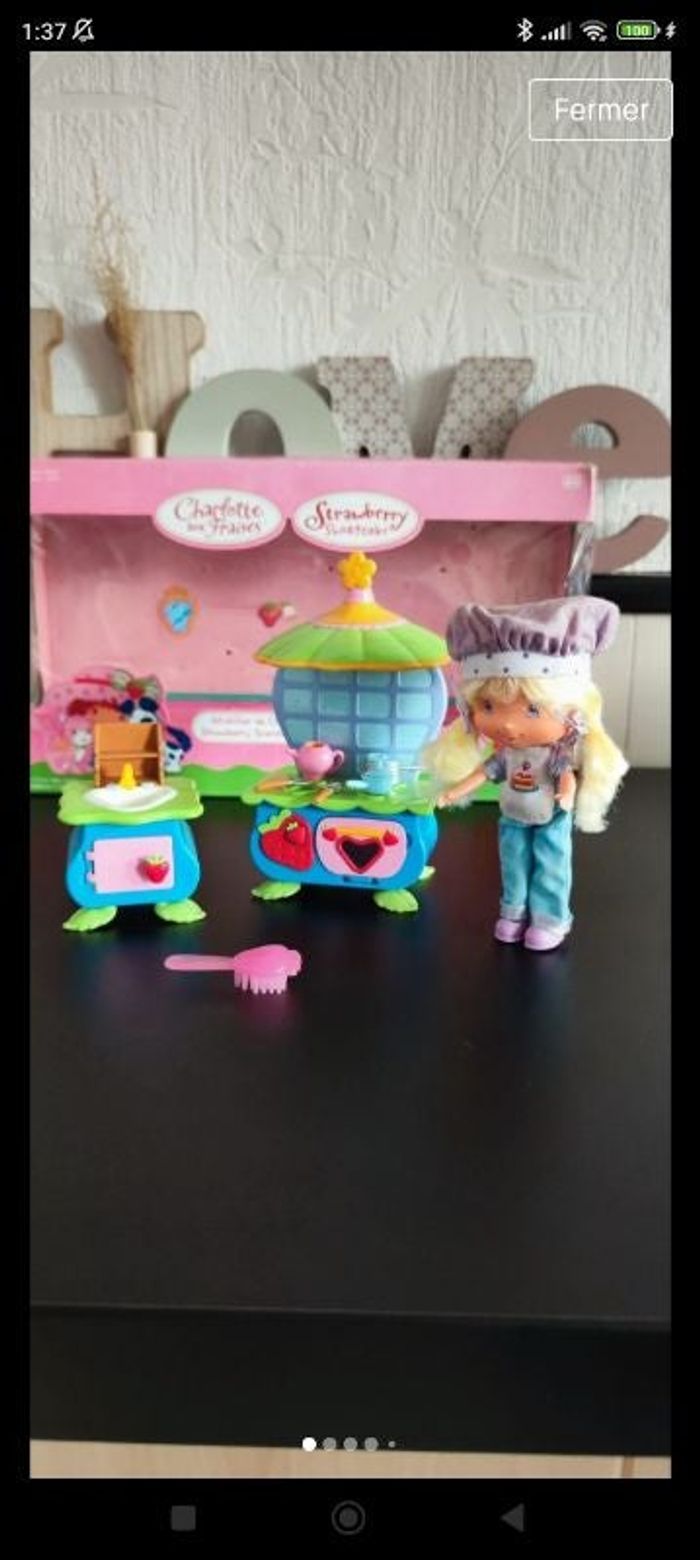 Lot cuisine et poupée charlotte aux fraises