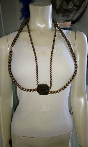 Collier sautoir en perles plastique neuf