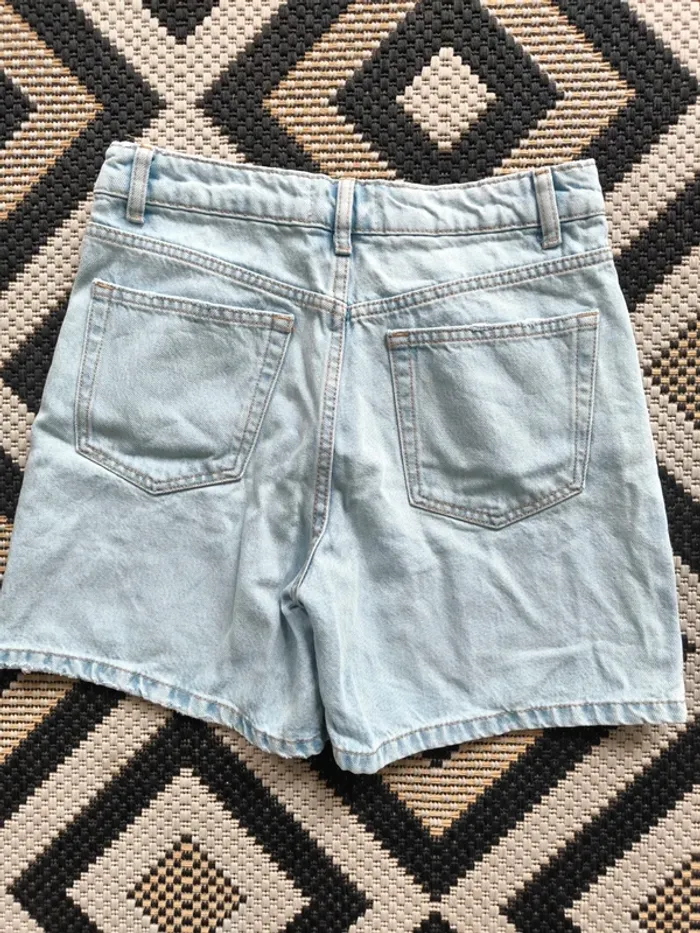 Short en jean ZARA – Taille 36 – À réparer - photo numéro 3