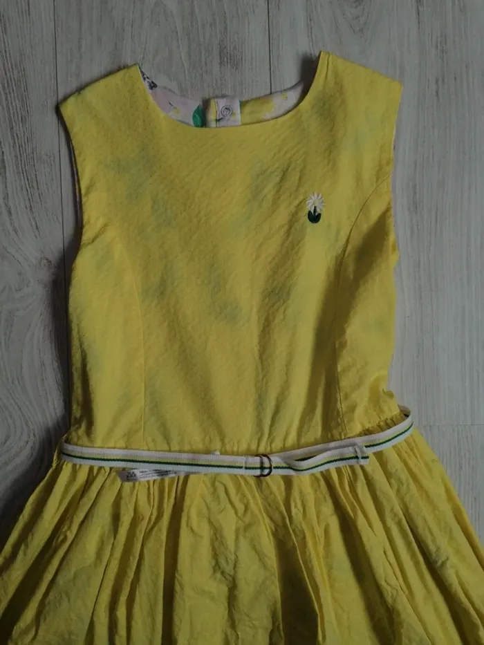 Robe réversible Sergent Major 
Thème Berlingot à Monaco
Taille 11 ans
Neuve juste lavée - photo numéro 2