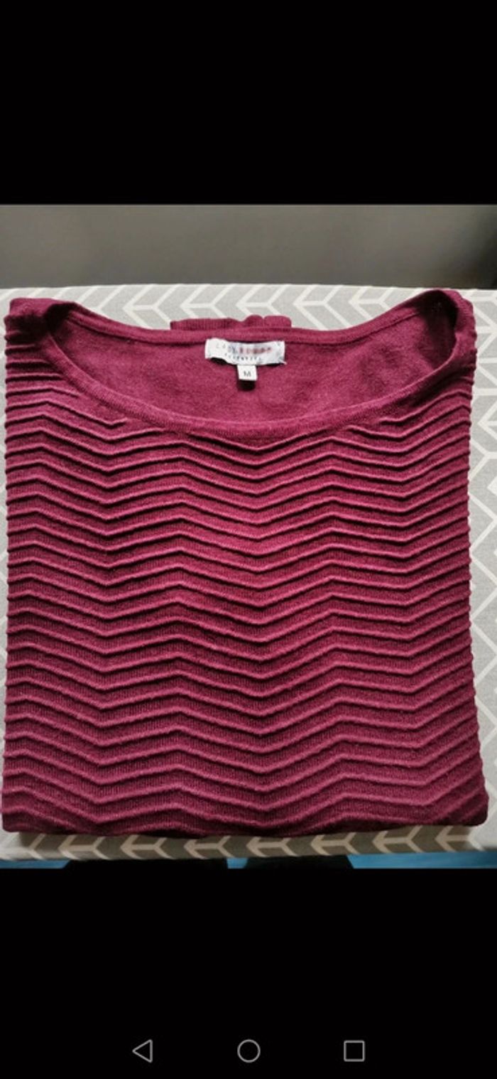 Pull bordeaux très bon état - photo numéro 2