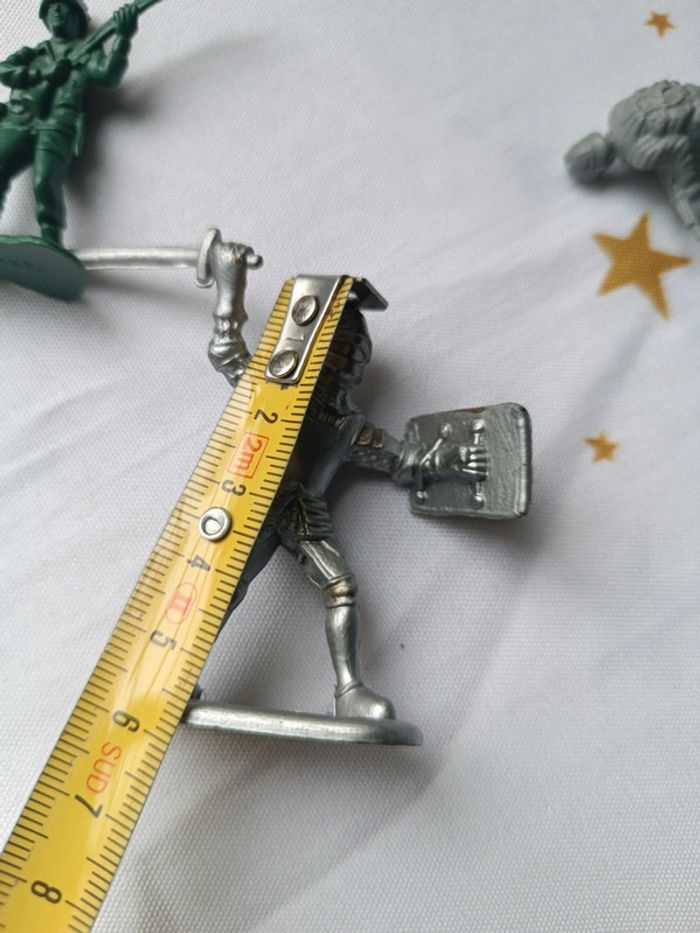 Petit soldat soldier chevalier knight 1995 lm Disney épée fusil argenté silver vert green gris grey - photo numéro 12
