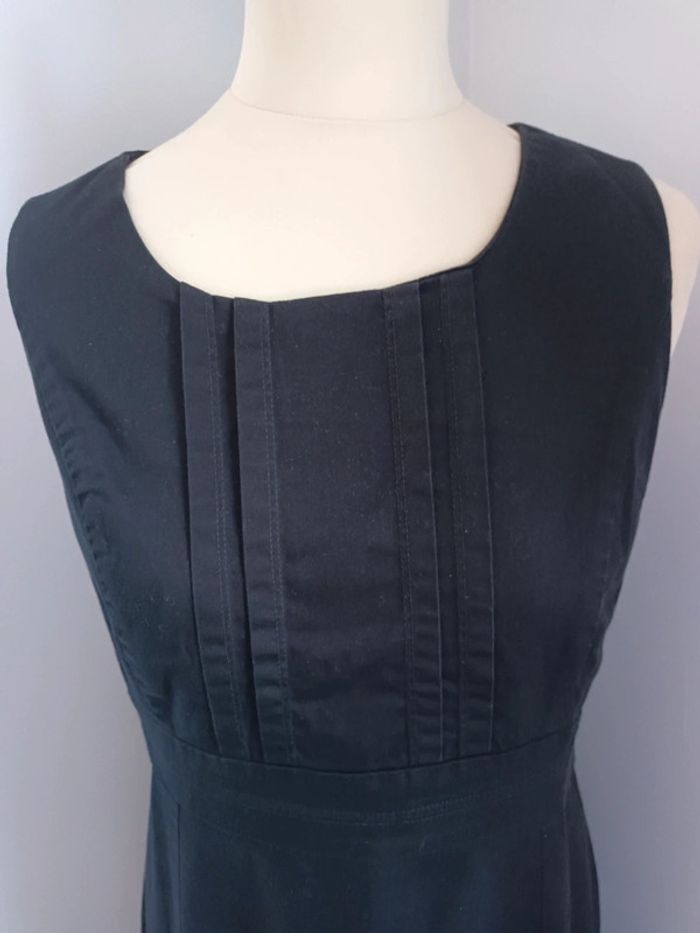 Robe courte noire sans manches - photo numéro 2