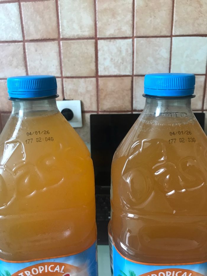 Lot de 2 bouteilles Oasis et une eau pétillante - photo numéro 3