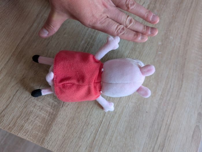 Peluche Peppa pig musicale - photo numéro 4