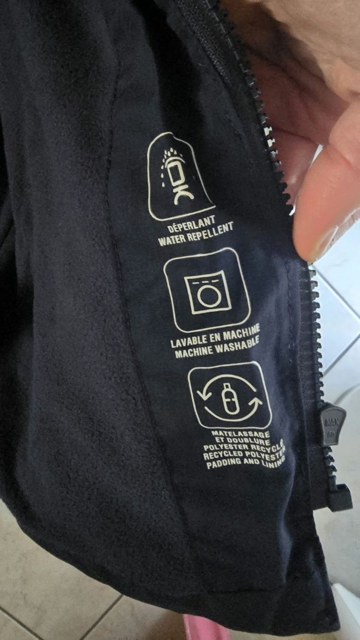 NEUVE  (non portée)👌🤩😍🥰👌 superbe  doudoune Très chaude 4 ans garçon 😍💔🤩 - photo numéro 6