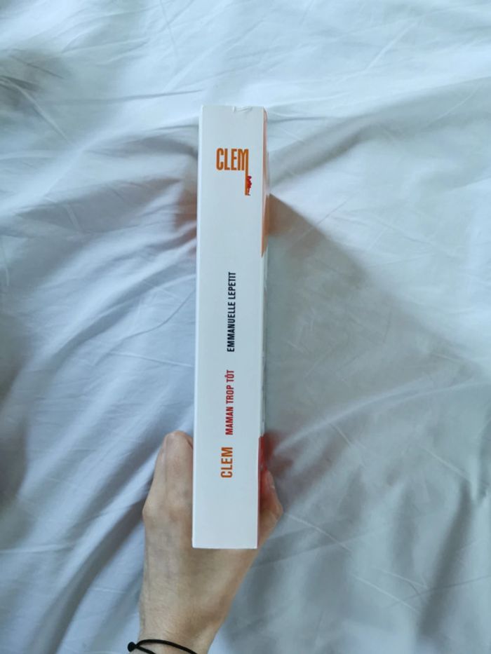 Clem Roman de la série - photo numéro 2