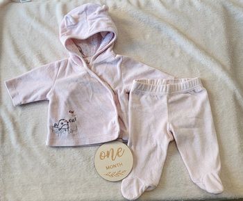 Ensemble gilet et pantalon rose pâle