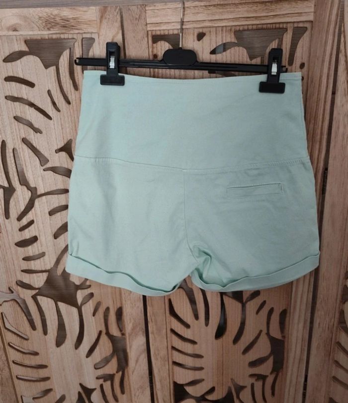 Short en jean vert d'eau boutons dorés - photo numéro 9