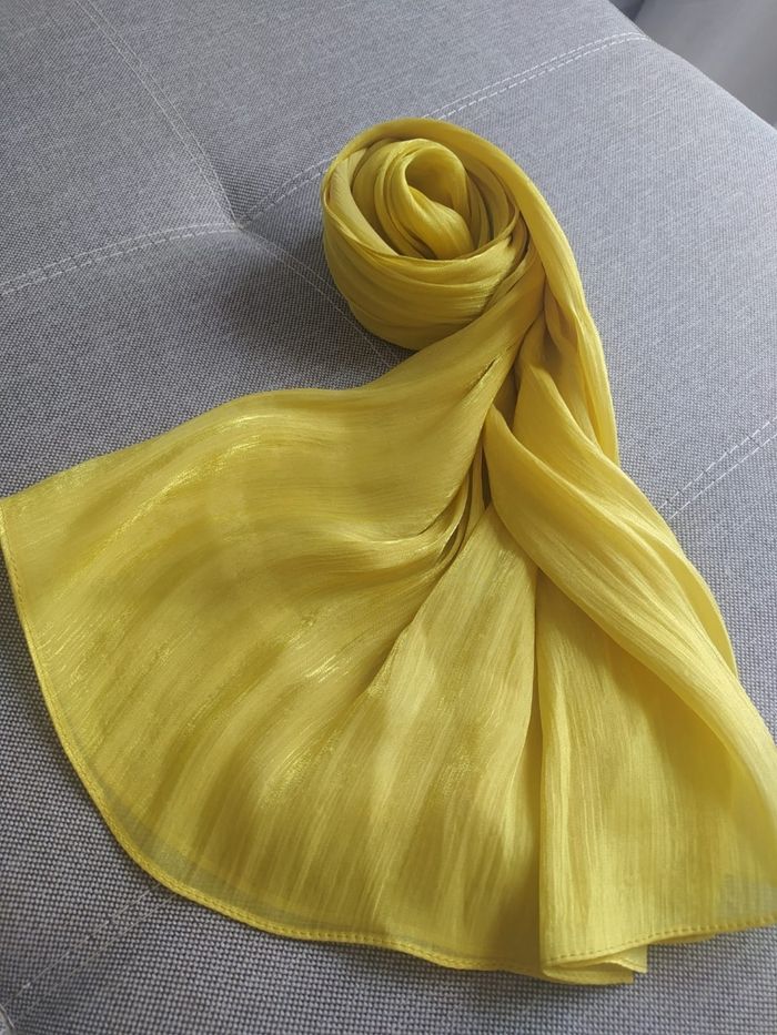 Voile hijab en organza jaune neuf - photo numéro 4