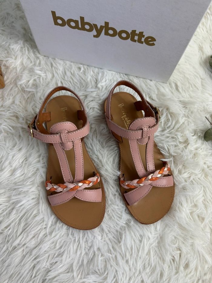 Paire de sandales Babybotte taille 30 - photo numéro 2