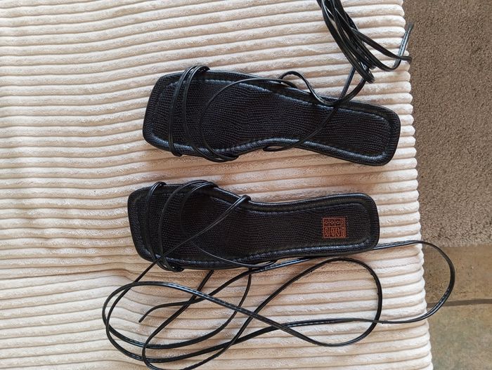Sandales à lacet