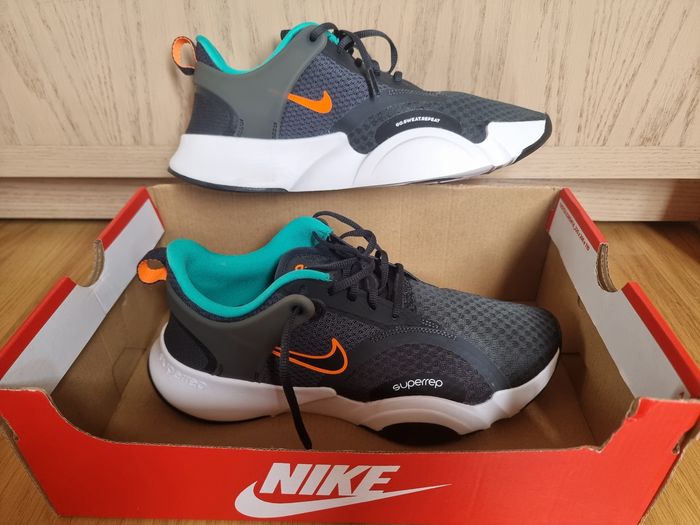 Nike Neuf top affaire - photo numéro 3