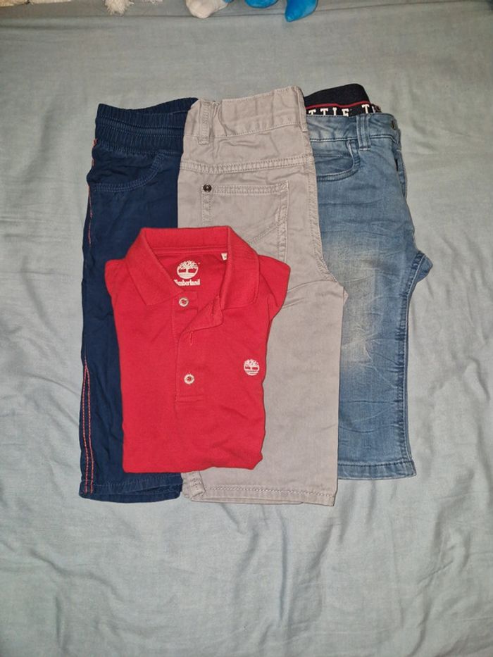 Lot 3 shorts bermudas 1 Tee-shirt 8ans