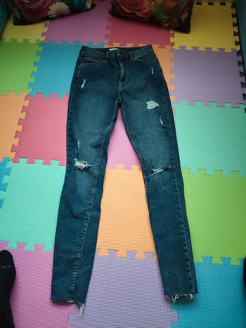 Jeans slim troué taille 36