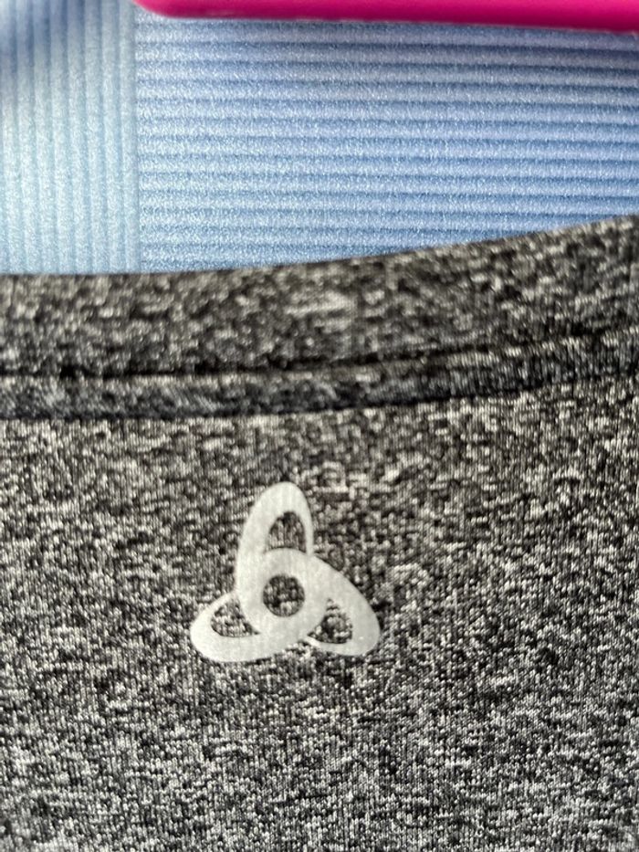 T-shirt de Running Odlo. L. Gris. Excellent état. - photo numéro 7