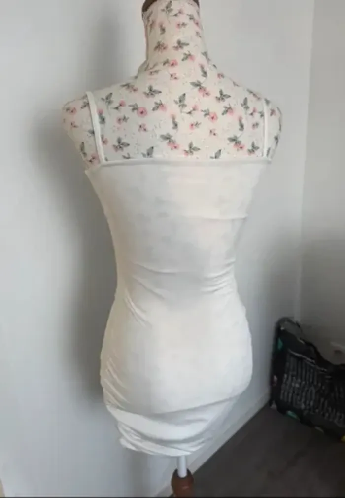 Mini robe blanche Shein taille S ou 36 - photo numéro 7