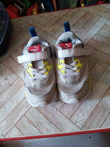 Basket puma t.24 en l'état