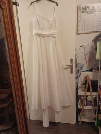 Bonjour je vends une robe de mariage taille 44
