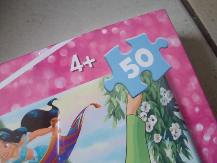 puzzle Disney - LES PRINCESSES - NEUF sous blister - photo numéro 3