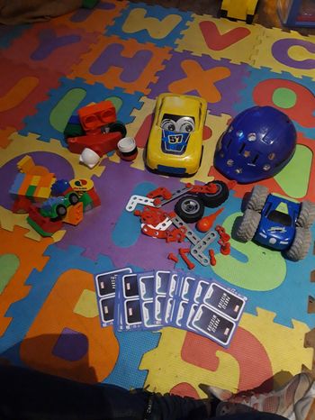 Lot petits jouets 