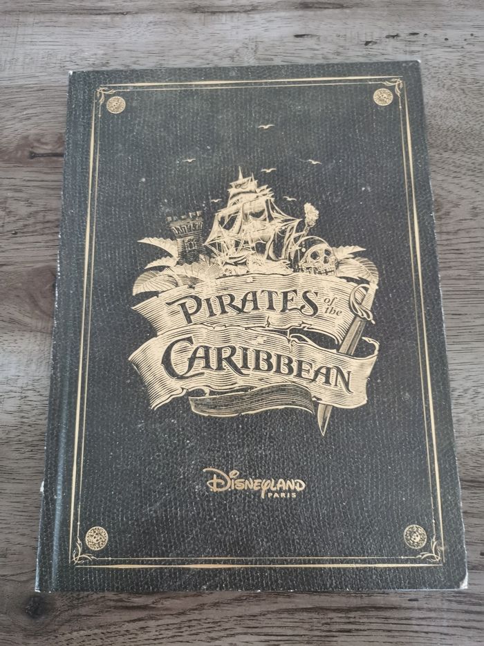 Livre disneyland paris pirates des caraïbes
