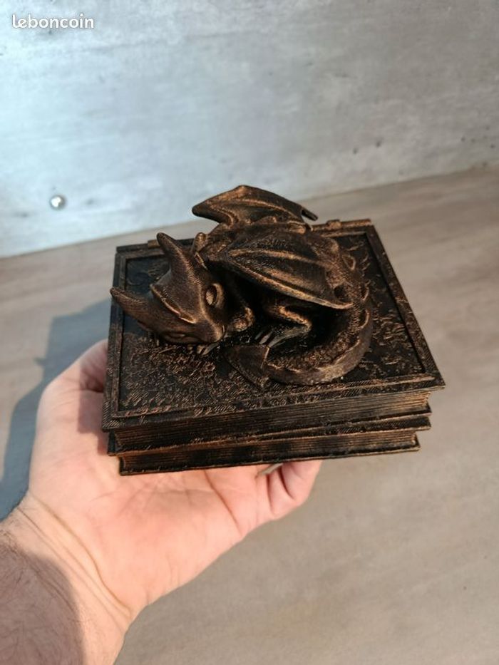 Boite bébé dragon dormant - photo numéro 2