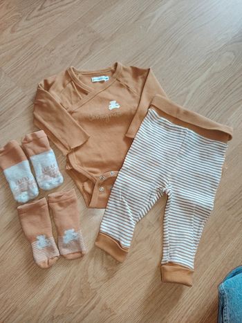 Ensemble bodie pantalon chaussettes