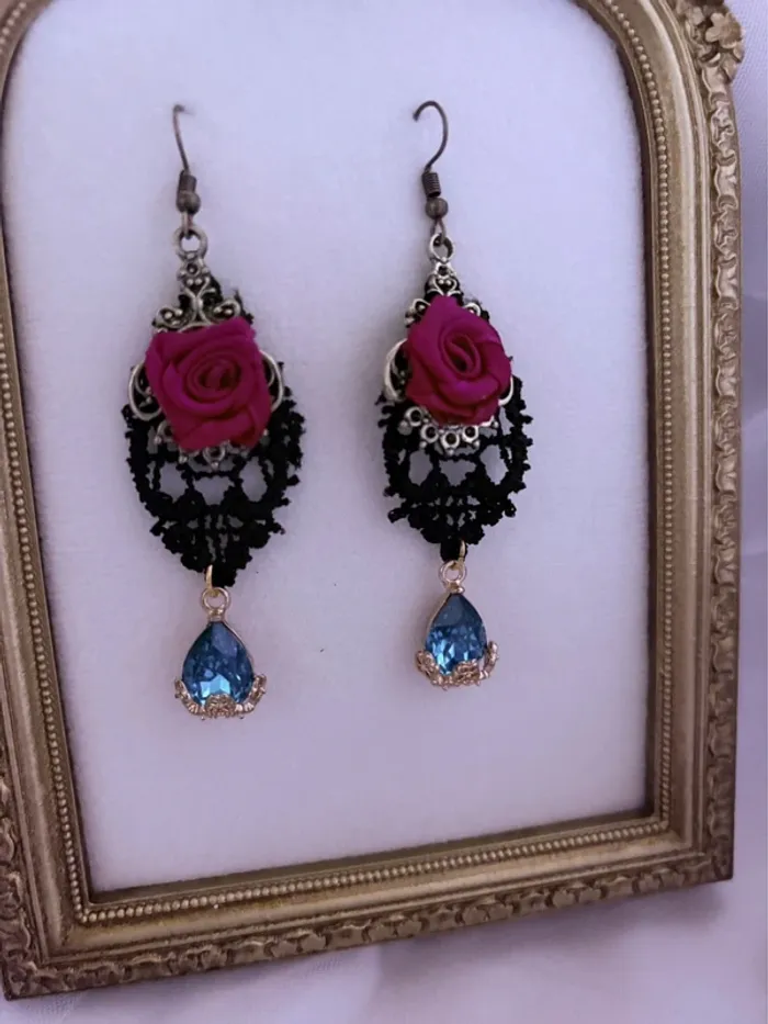 Boucles d’oreilles pendantes dentelle et perle - photo numéro 2