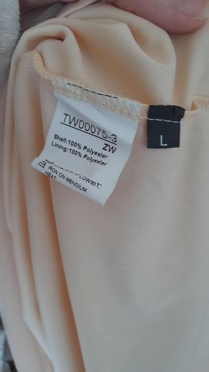 Robe longue dorée - photo numéro 6