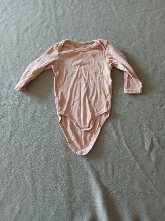 Lot bodies 9 mois - photo numéro 6