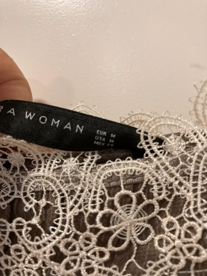 Top kaki satiné et dentelle Zara taille M - photo numéro 9