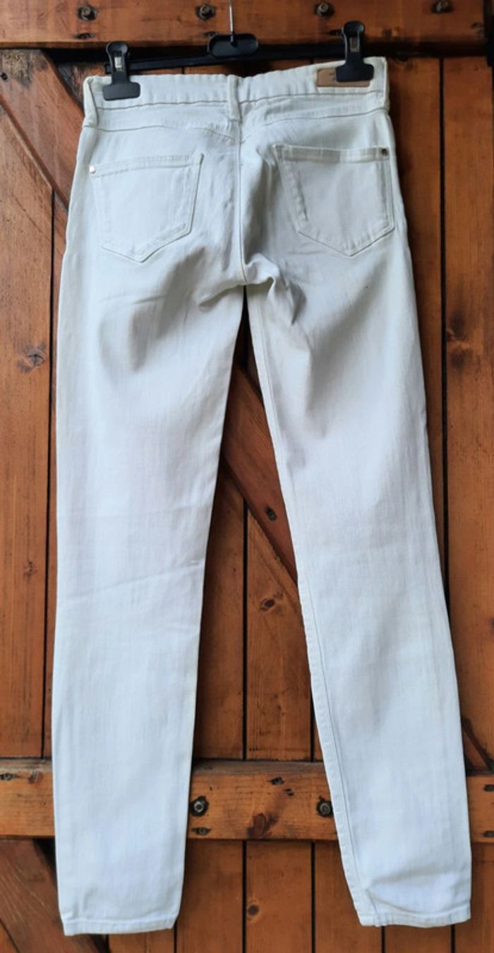Jean troué blanc Mango 34 - photo numéro 2