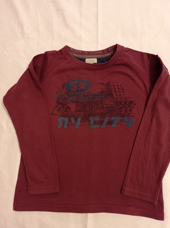 Marque .tex kids. Pull manches longues couleur bordeaux col rond taille 7 ans voir photos