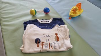 Lot 2 t shirt NEUFS manches longues 6 mois