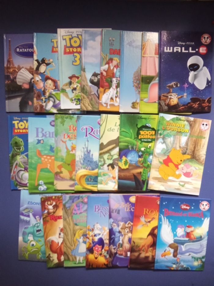 Livres disney, différents titres, mickey club du livre, Dumbo, nemo, toy story, 201 dalmatien, walle, Aladin, ratatouille, volt, cendrillon, fee clochette