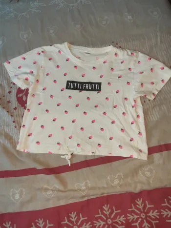 Crop top fraises 11/12 ans