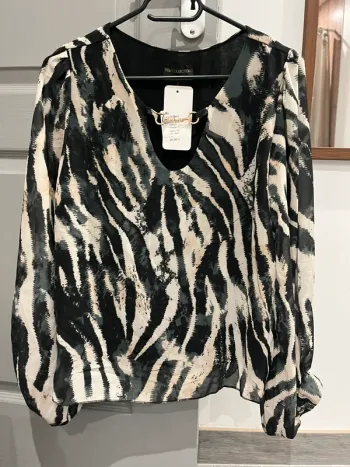 Blouse manches transparentes