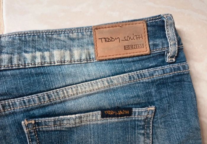 Short en jeans Teddy Smith taille 40 - photo numéro 3