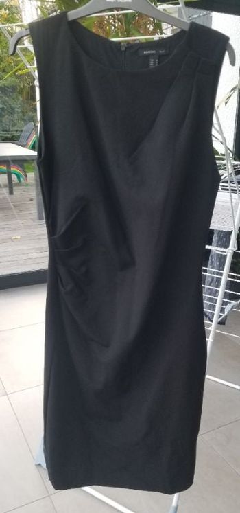 Robe noire Mango
