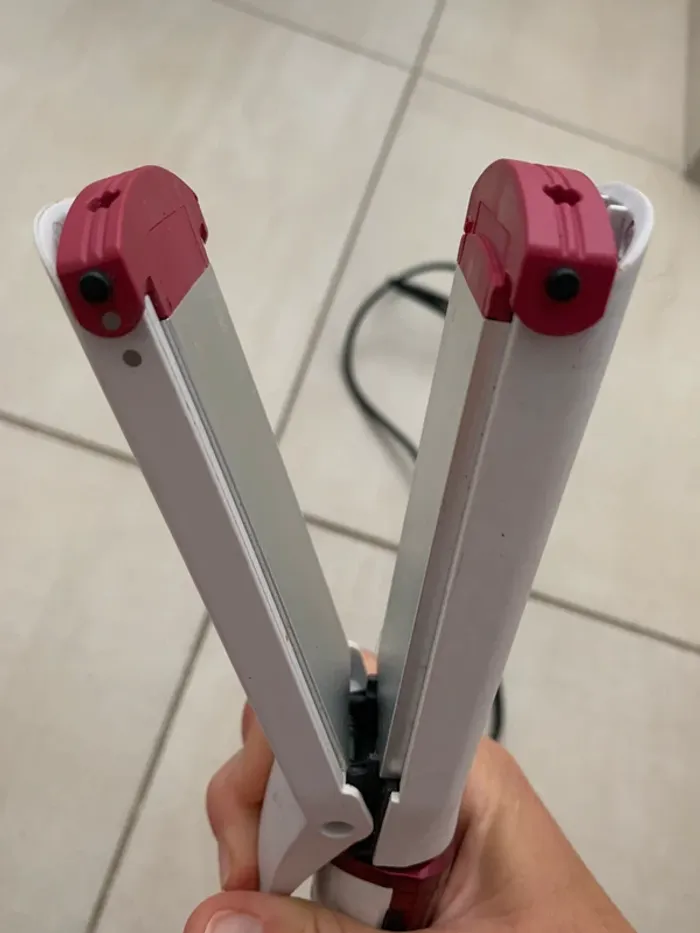 Lisseur à cheveux babyliss rose violine et blanc plaques céramique - photo numéro 2