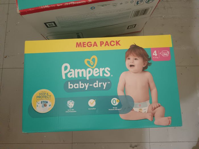 Lot de couches pampers