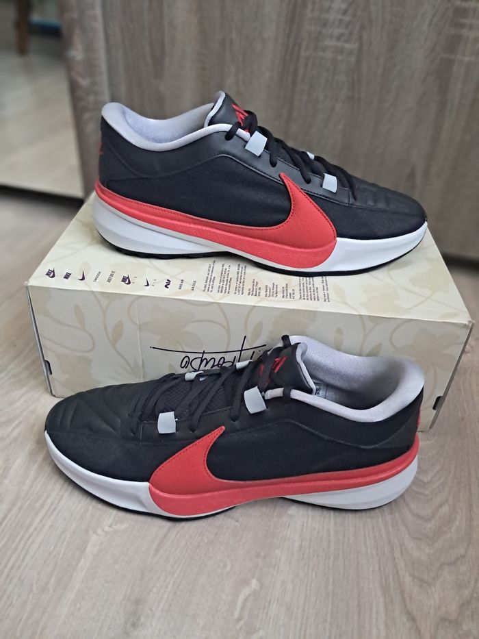Basket Nike zoom Freak 5 en 48.5 - photo numéro 2