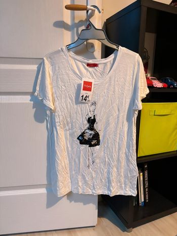 T shirt blanc motif robe à strass