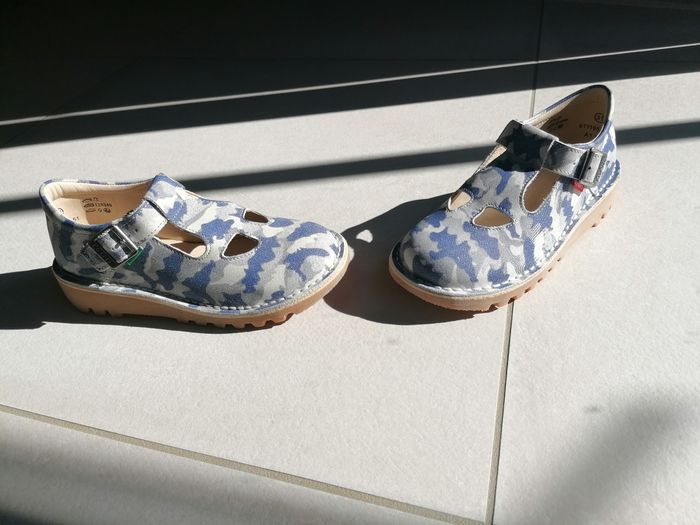 Très jolies 💜 sandales 'Kickers' - photo numéro 4
