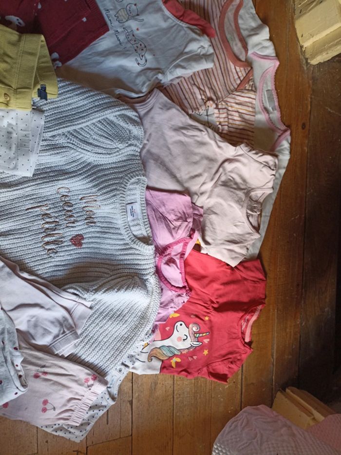 Gros lot de vêtements - photo numéro 3