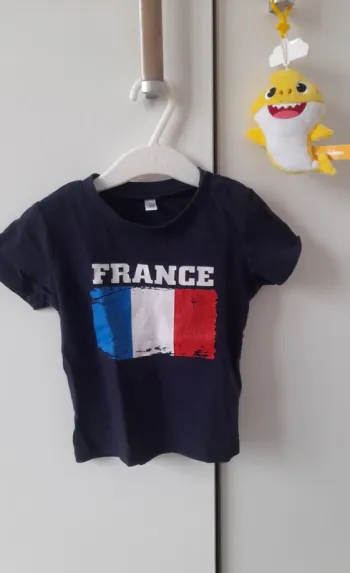 Tee shirt