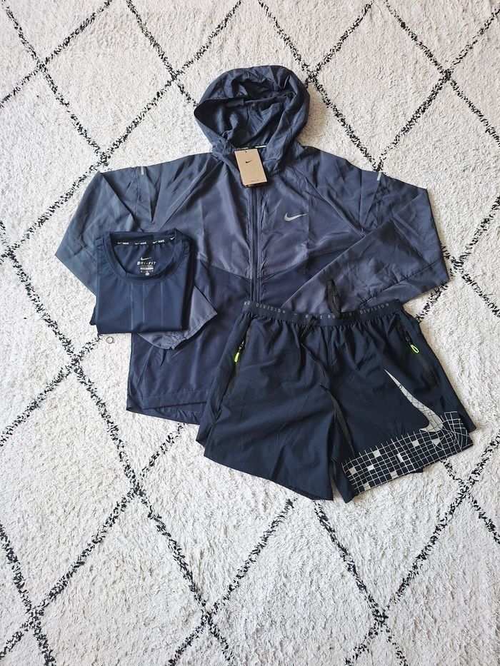 Ensemble Nike Running Homme Taille M – Veste, T-shirt & Short Bleu
