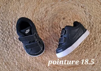 Paire de baskets Nike 18.5